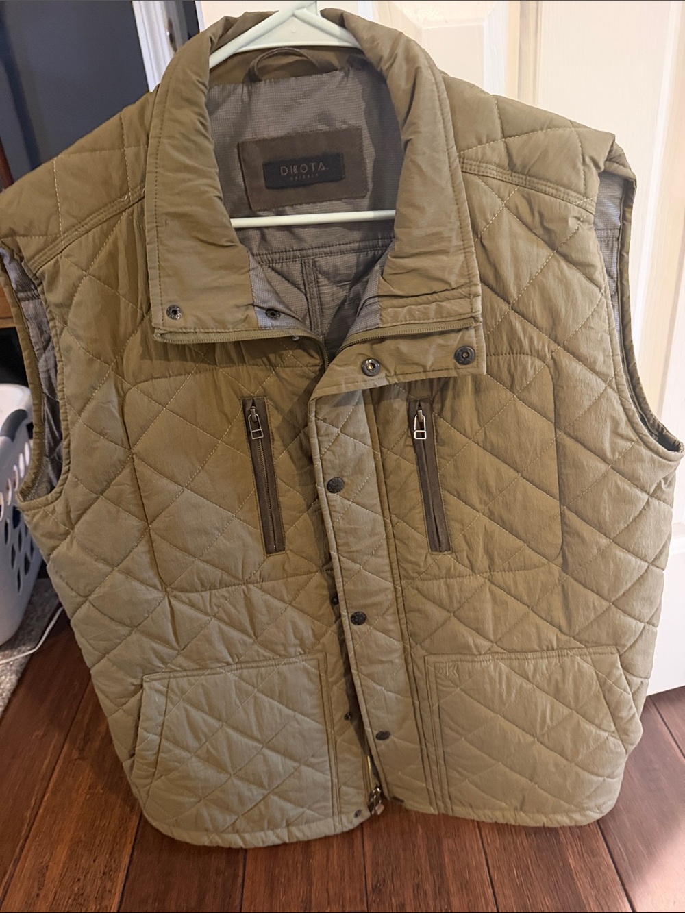 Dakota Grizzly- Quilted Men’s Puffer Vest - Olive Green